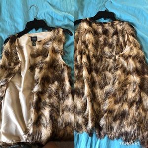 Sleeveless feathered jacket size 1